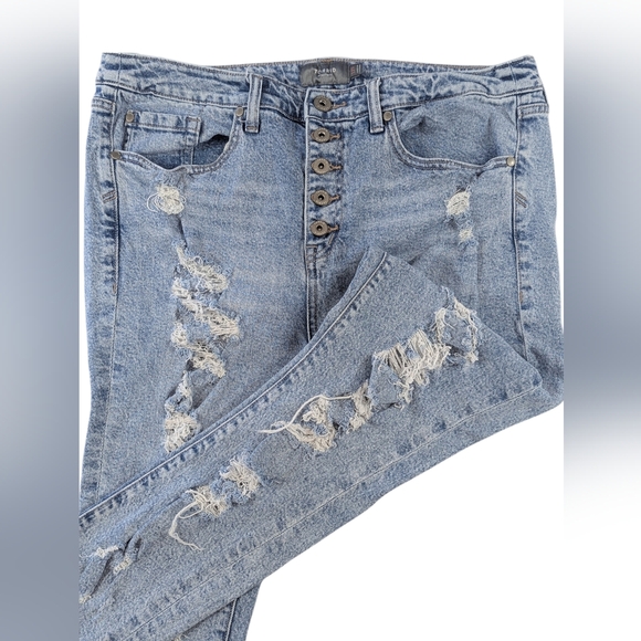 torrid Denim - Torrid Ultra Distressed Jeans (12 Short)